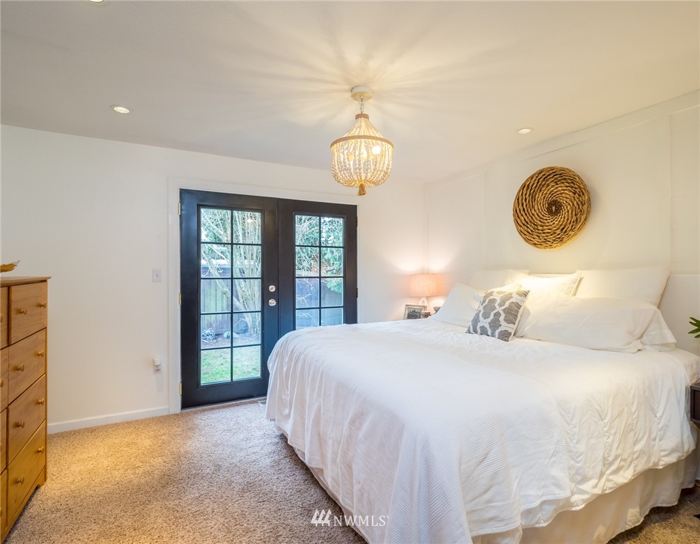 11803 Northeast 157th Street Bothell, WA 98011 - Photo 9 of 15 Gallery Image 9