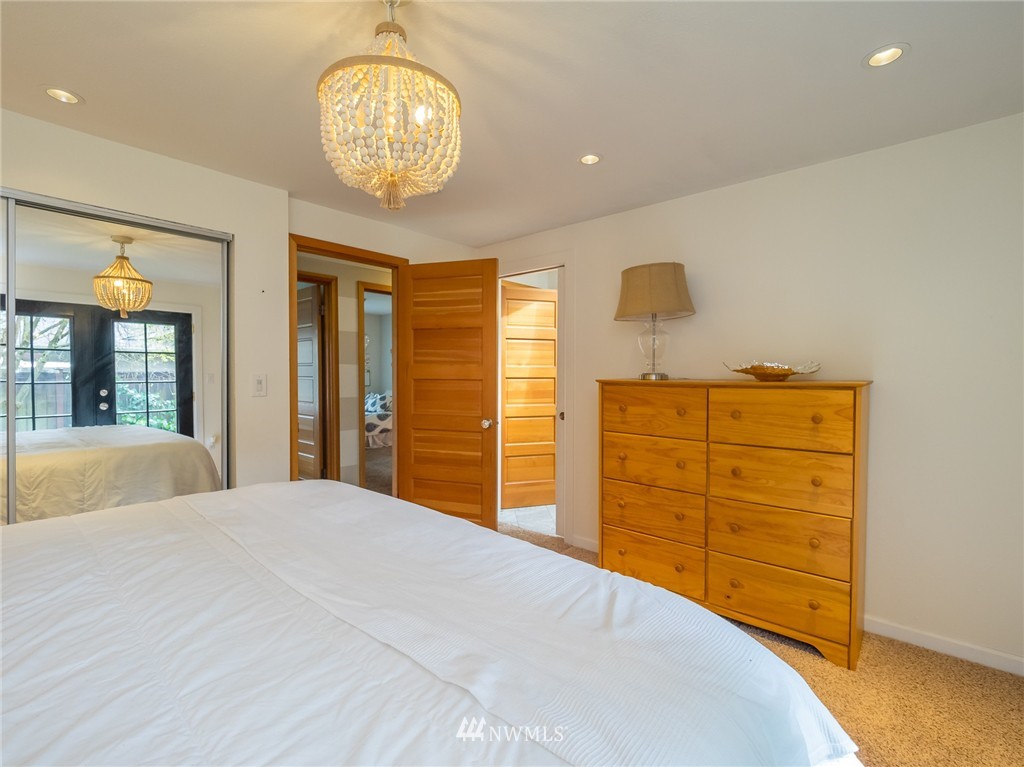 11803 Northeast 157th Street Bothell, WA 98011 - Photo 10 of 15 Gallery Image 10