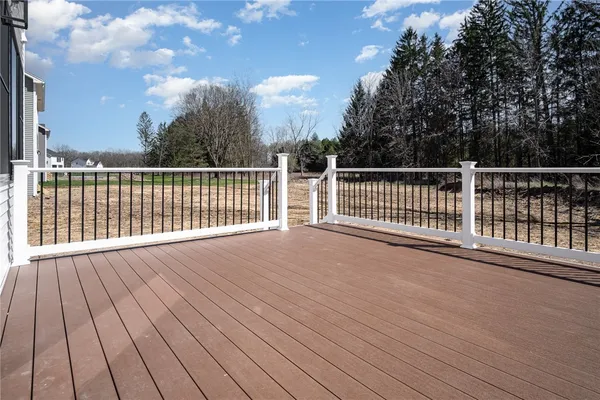 $594,900 | 70 Chase Meadow Trail, Mendon, NY 14472