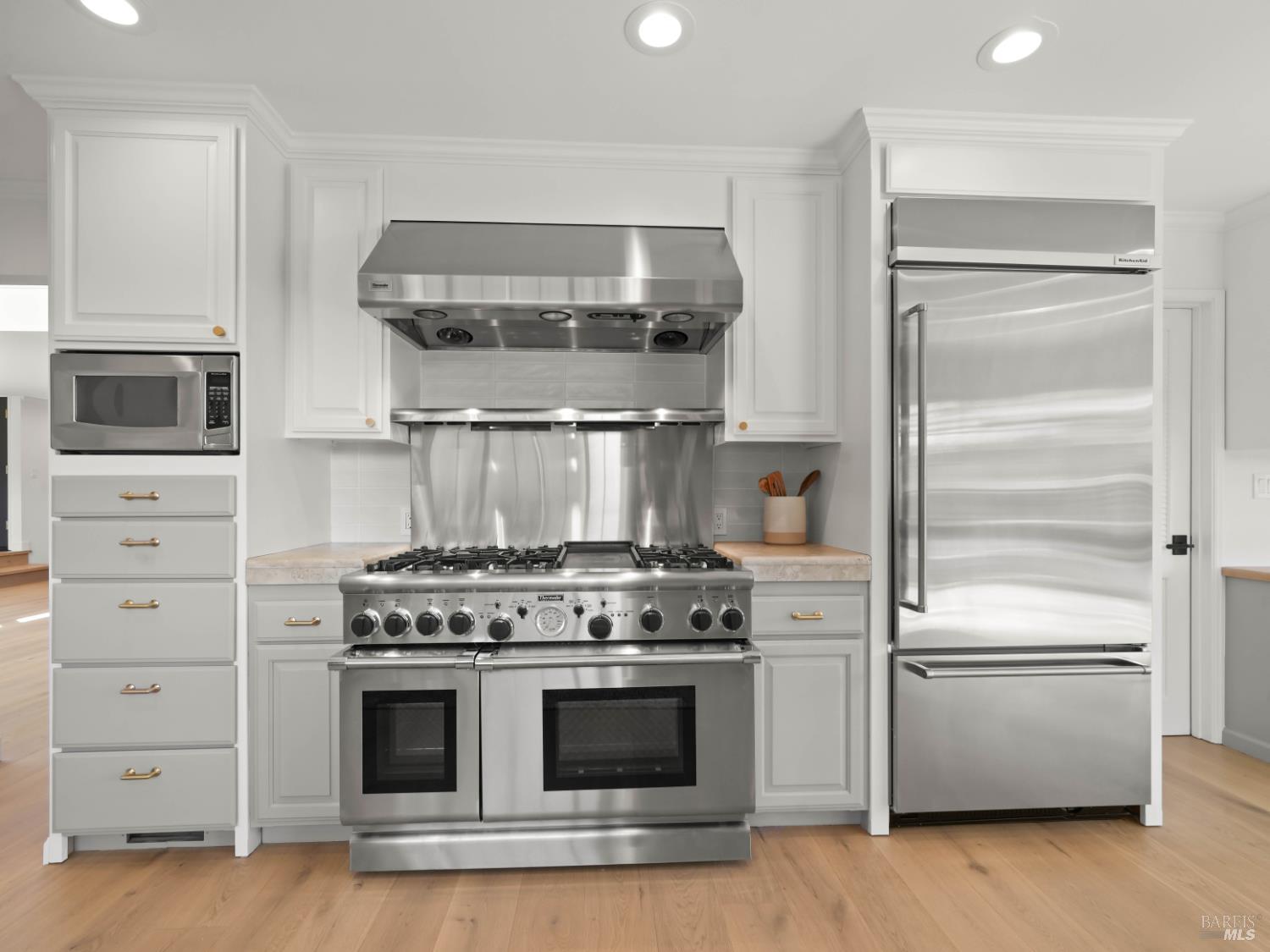 148 Dominican Drive San Rafael, CA 94901 - Photo 19 of 60 a kitchen with appliances and cabinets