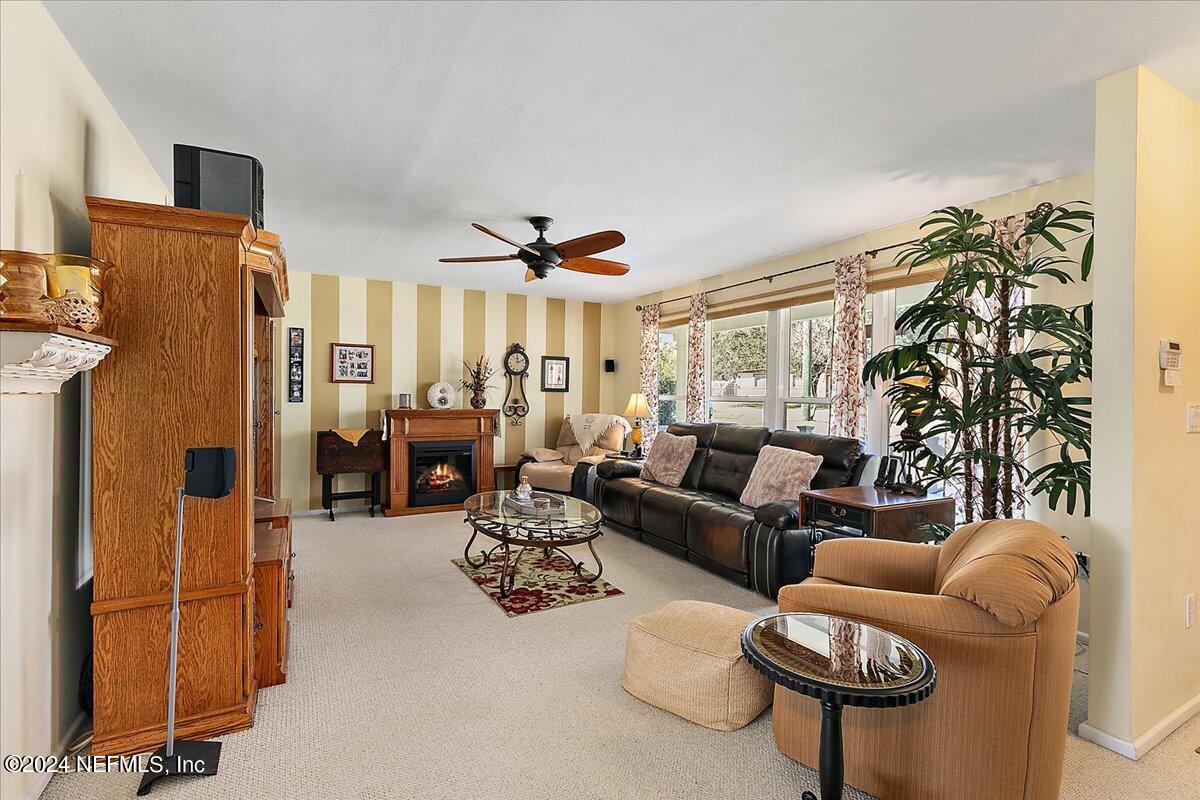 6712 Nightingale Road South Jacksonville, FL 32216 - Photo 21 of 22 6712 Nightingale -Living Room