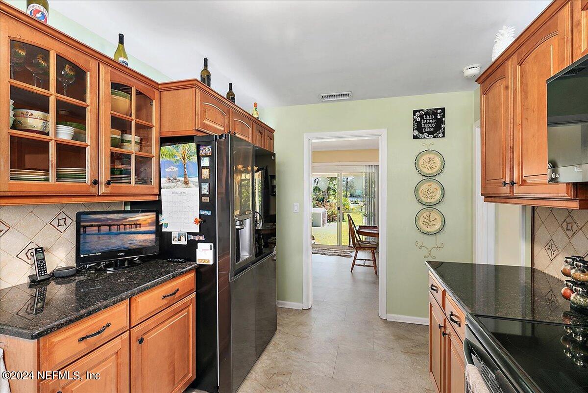 6712 Nightingale Road South Jacksonville, FL 32216 - Photo 7 of 22 6712 Nightingale 09-Kitchen