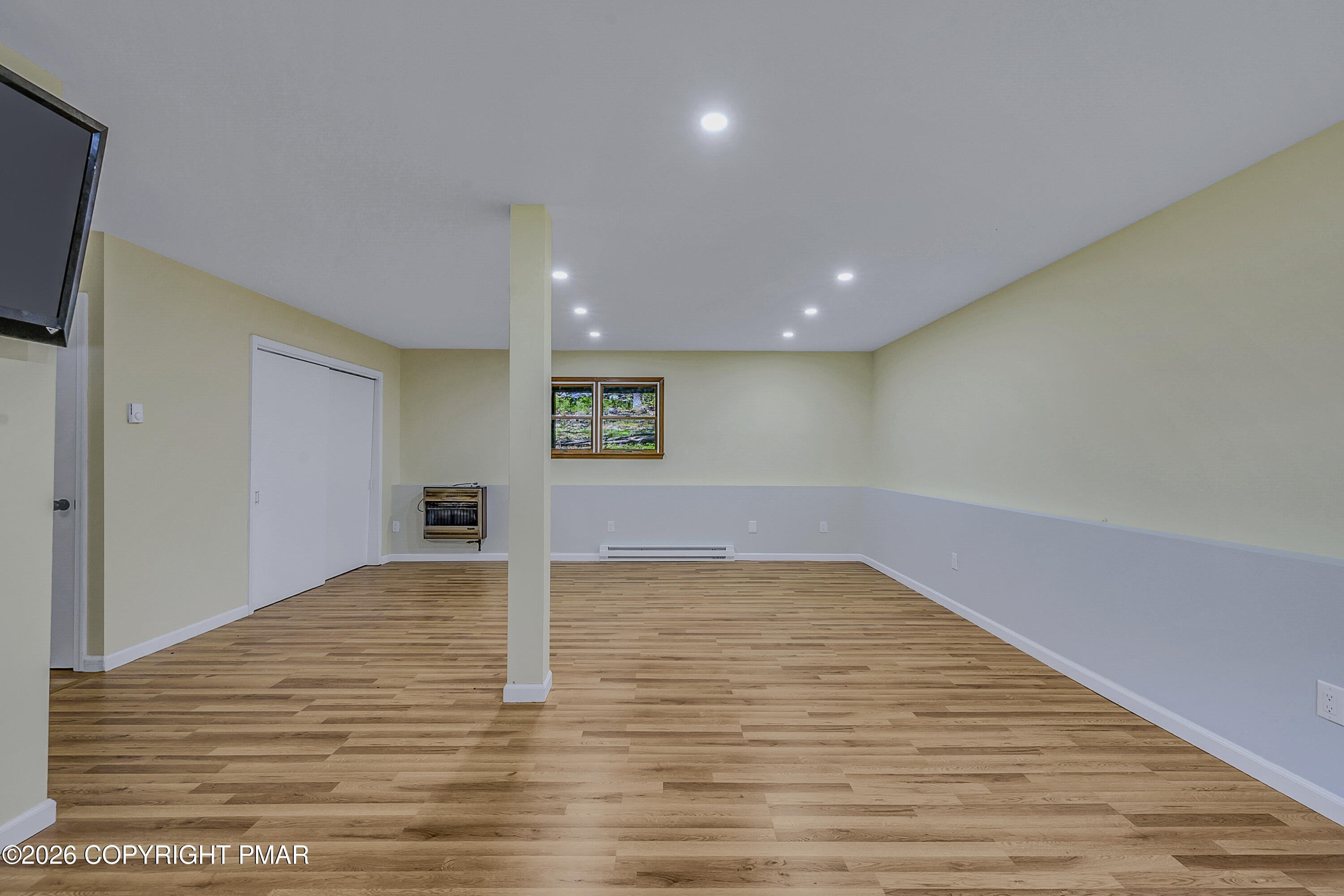 171 Foothill Boulevard Effort, PA 18330 - Photo 30 of 47 Family Room