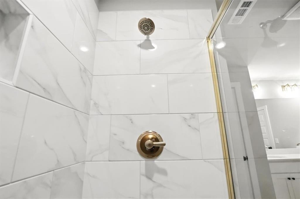 277 Rachel Lane Hartwell, GA 30643 - Photo 27 of 35 a shower