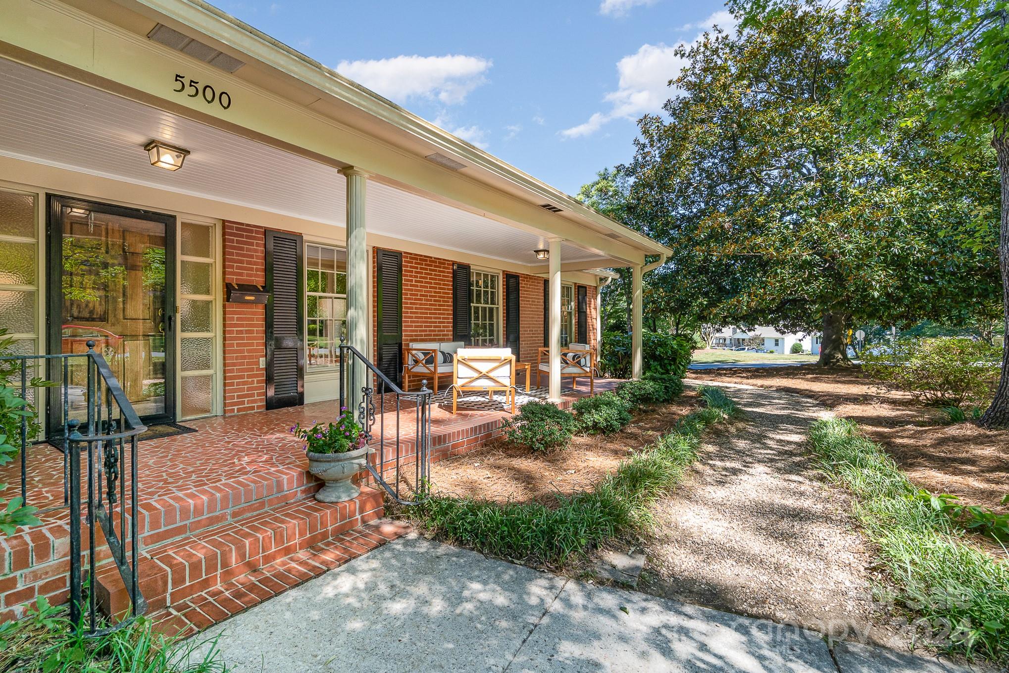 5500 Robinhood Road Charlotte, NC 28211 - Photo 3 of 37 Gallery Image 3