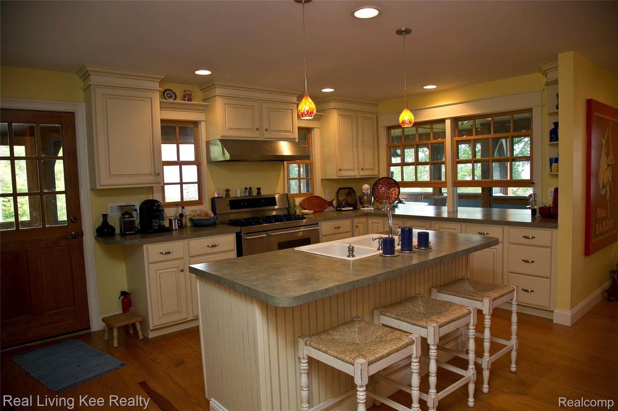 6654 Lakeshore Road North Palms, MI 48465 - Photo 20 of 74 EaglesNest020 (1).jpg