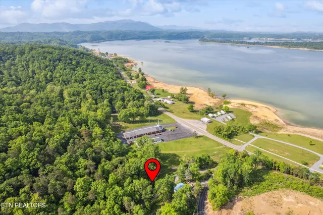 $299,999 | 1094 Highway 25E, Newport, TN 37821