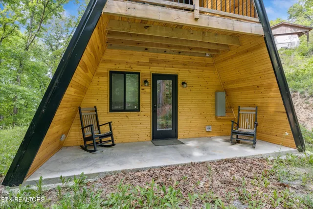 $299,999 | 1094 Highway 25E, Newport, TN 37821