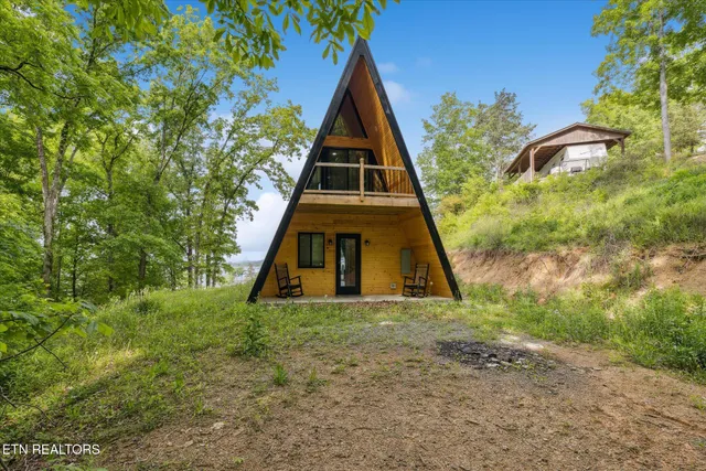 $299,999 | 1094 Highway 25E, Newport, TN 37821