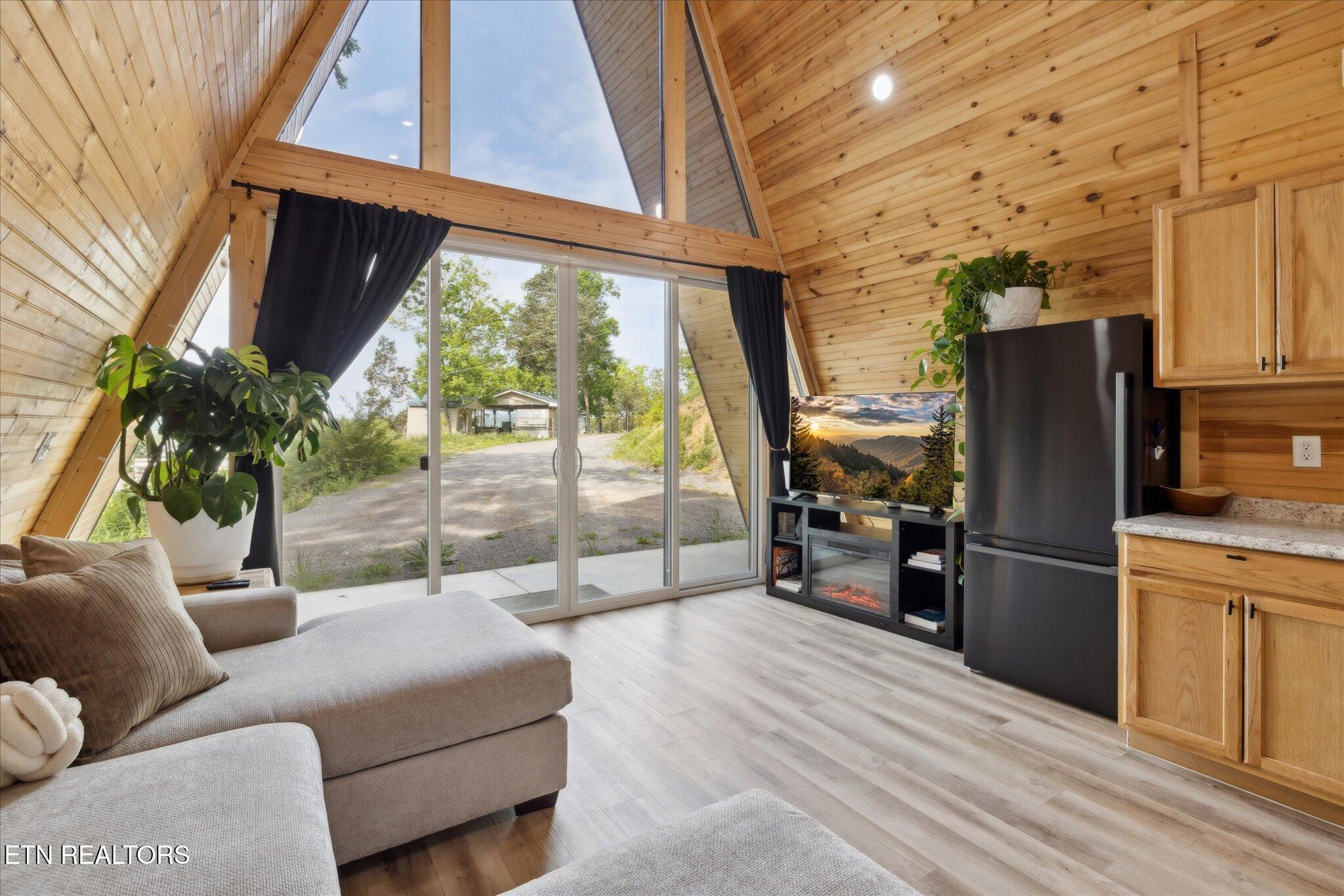 1094 Highway 25E Newport, TN 37821 - Photo 4 of 25 08-IMG_0071