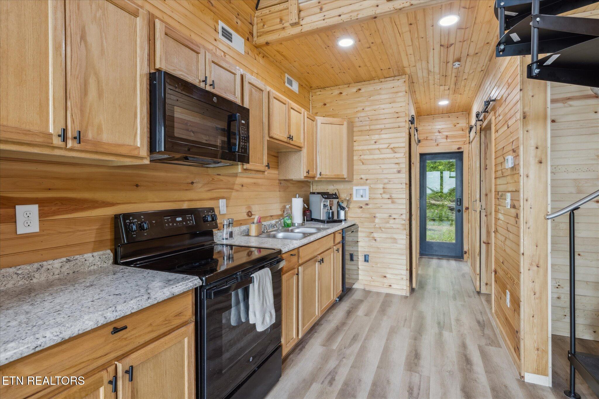 1094 Highway 25E Newport, TN 37821 - Photo 7 of 25 11-IMG_0051