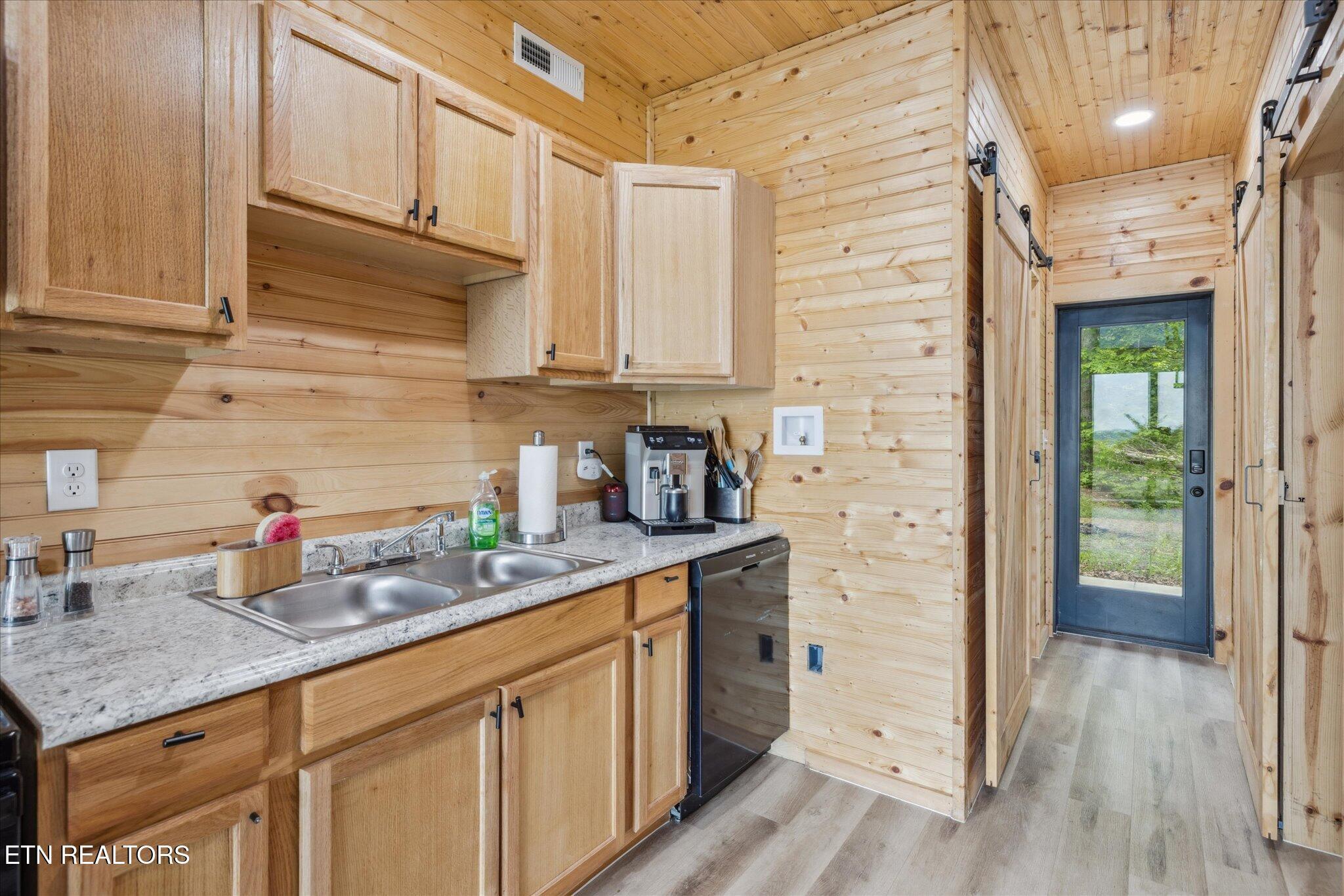 1094 Highway 25E Newport, TN 37821 - Photo 8 of 25 12-IMG_0061