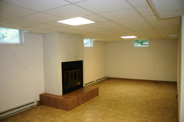 18108 Altenburg Road Harvard, IL 60033 - Photo 9 of 12 a view of an empty room with glass door