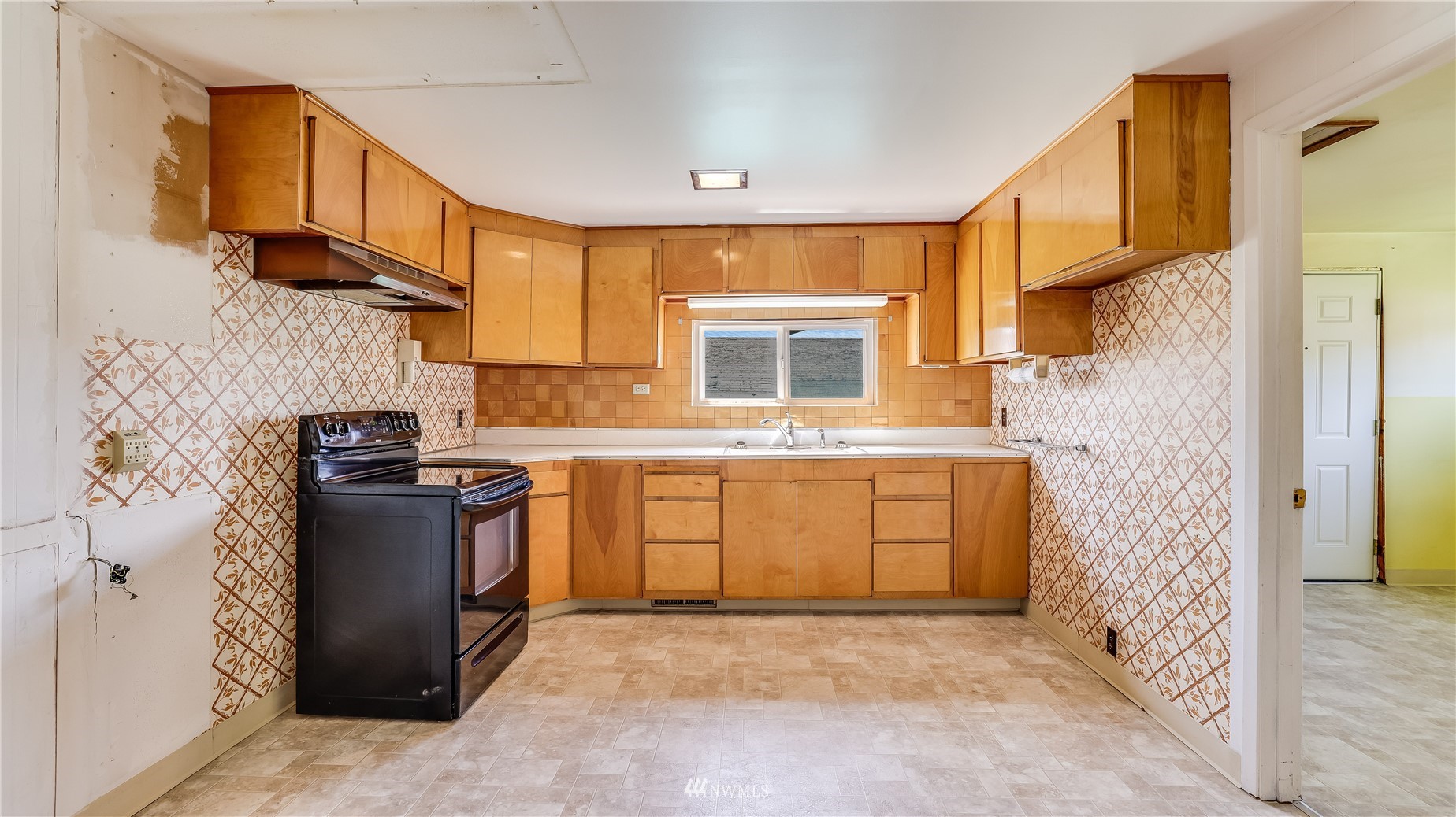 623 Southwest 126th Street Seattle, WA 98146 - Photo 13 of 28 Gallery Image 13