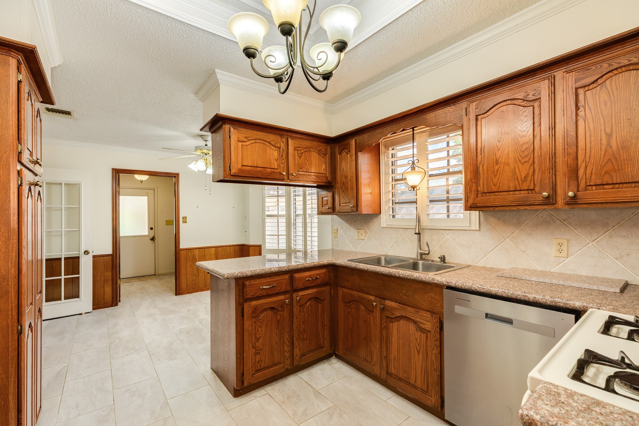 712 Browning Street Angleton, TX 77515 - Photo 17 of 36 Gallery Image 17