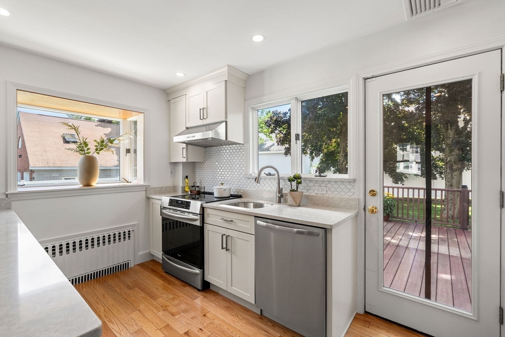 12 Sunset Road Stoneham, MA 02180 - Photo 9 of 42