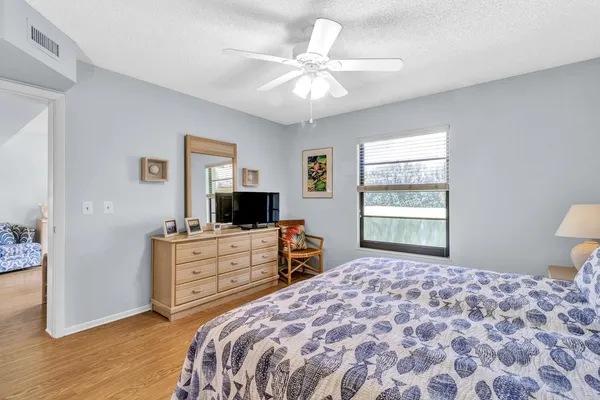 $2,000 | 18 Plantation Drive, Unit 206, Vero Beach, FL 32966