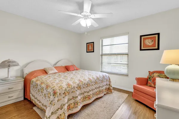 $2,000 | 18 Plantation Drive, Unit 206, Vero Beach, FL 32966