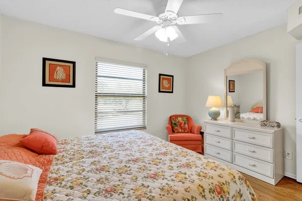 $2,000 | 18 Plantation Drive, Unit 206, Vero Beach, FL 32966