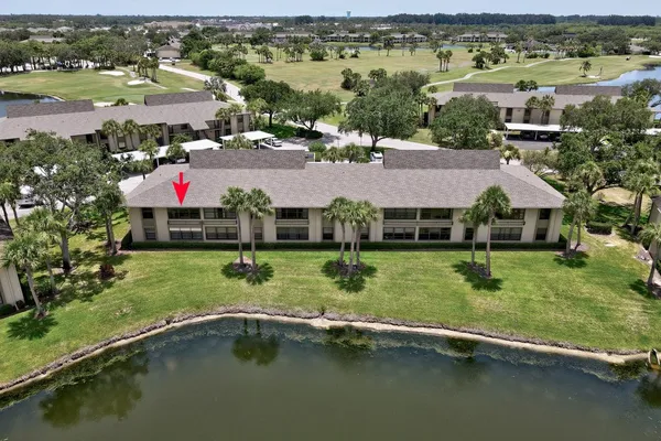 $2,000 | 18 Plantation Drive, Unit 206, Vero Beach, FL 32966