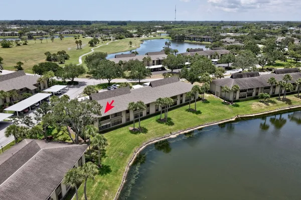 $2,000 | 18 Plantation Drive, Unit 206, Vero Beach, FL 32966