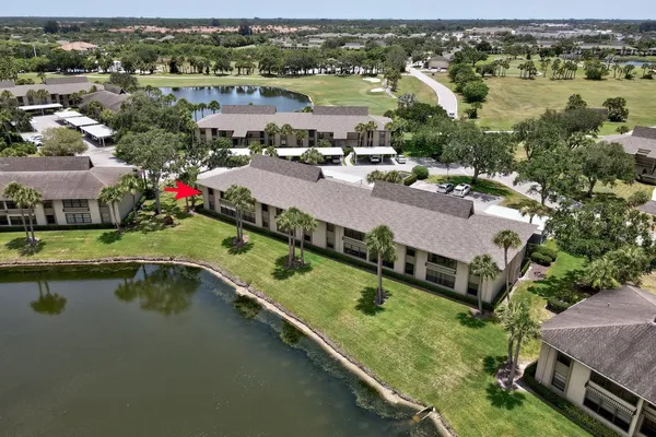 $2,000 | 18 Plantation Drive, Unit 206, Vero Beach, FL 32966