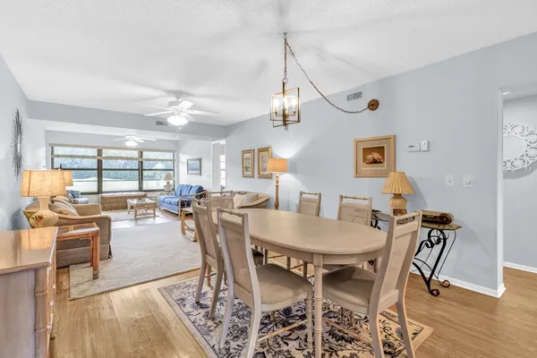 $2,000 | 18 Plantation Drive, Unit 206, Vero Beach, FL 32966