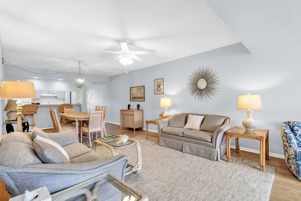 $2,000 | 18 Plantation Drive, Unit 206, Vero Beach, FL 32966