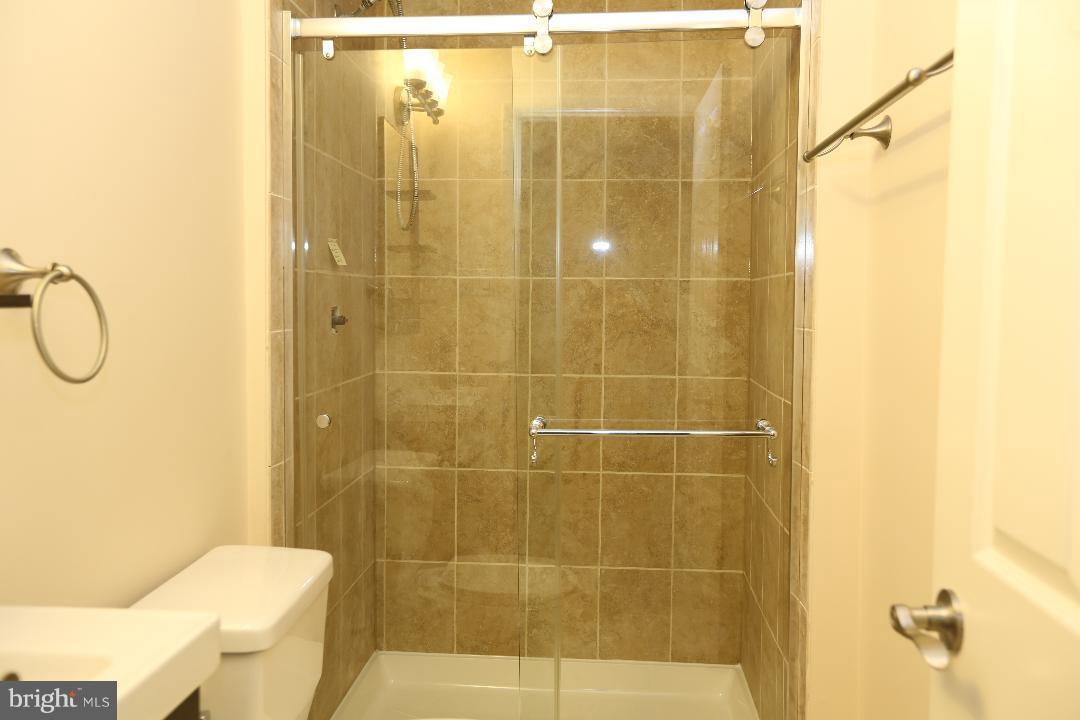 8338 Windfall Road Springfield, VA 22153 - Photo 17 of 28 MBR Bathroom . Tastefully Upgraded