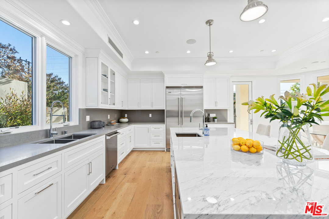 1014 Berkeley Street Santa Monica, CA 90403 - Photo 13 of 54