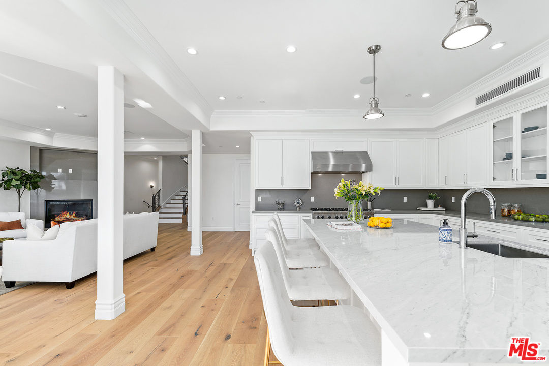 1014 Berkeley Street Santa Monica, CA 90403 - Photo 15 of 54