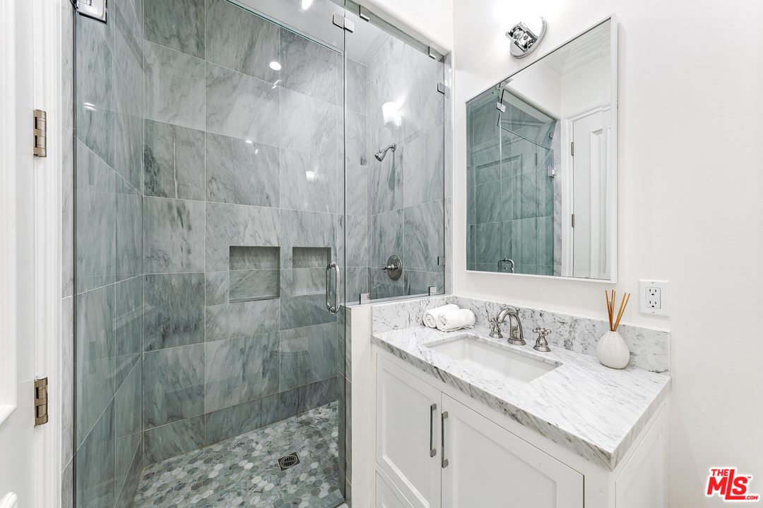 1014 Berkeley Street Santa Monica, CA 90403 - Photo 25 of 54