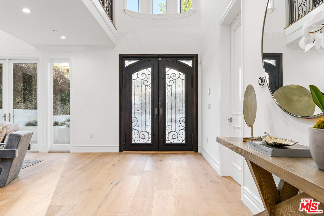 1014 Berkeley Street Santa Monica, CA 90403 - Photo 5 of 54