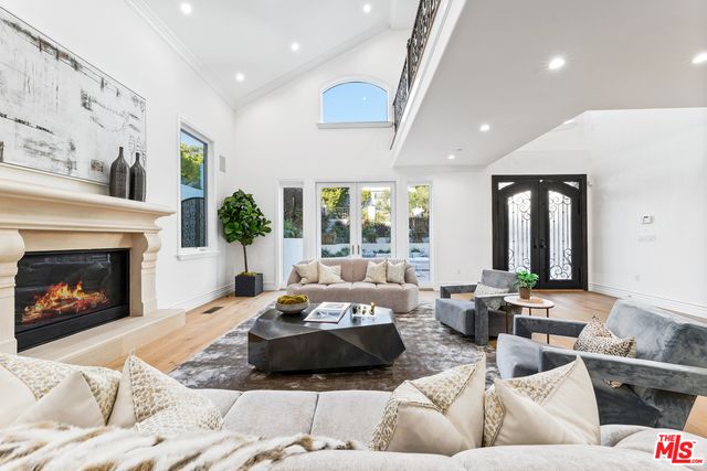 $5,850,000 | 1014 Berkeley Street, Santa Monica, CA 90403