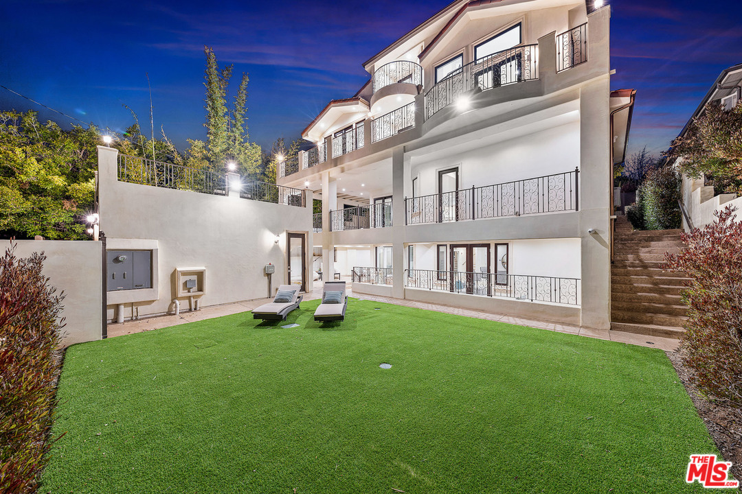 1014 Berkeley Street Santa Monica, CA 90403 - Photo 52 of 54