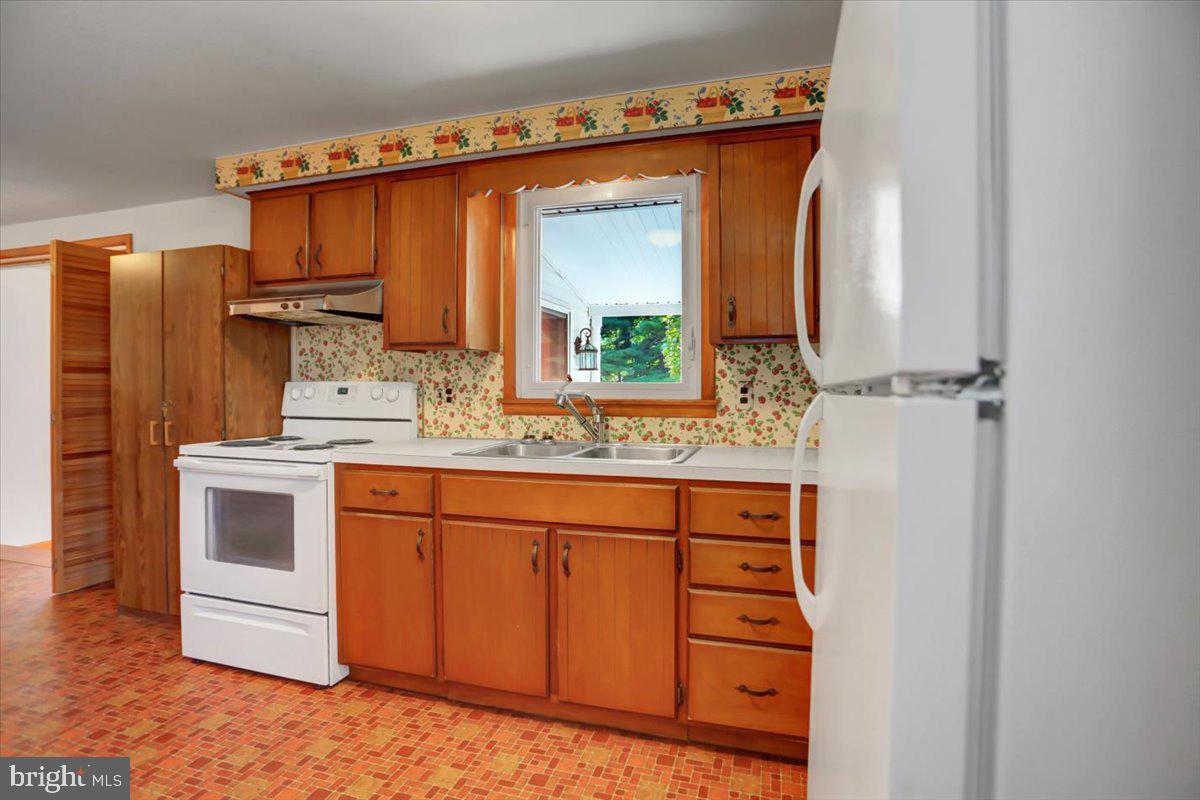 8275 Tomstown Road Waynesboro, PA 17268 - Photo 13 of 32 Gallery Image 13