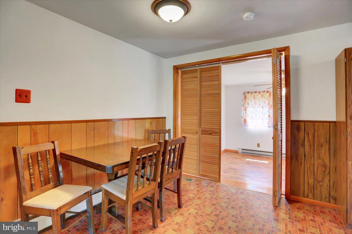8275 Tomstown Road Waynesboro, PA 17268 - Photo 9 of 32 Gallery Image 9