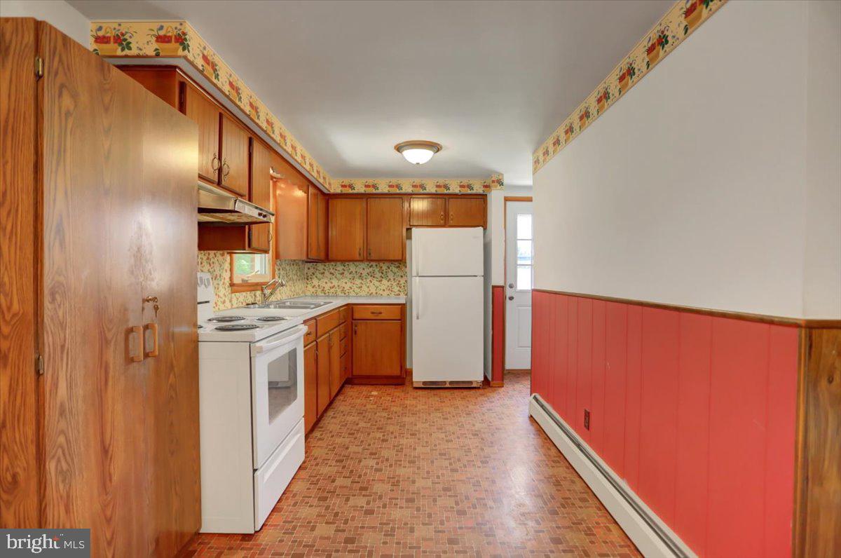 8275 Tomstown Road Waynesboro, PA 17268 - Photo 10 of 32 Gallery Image 10