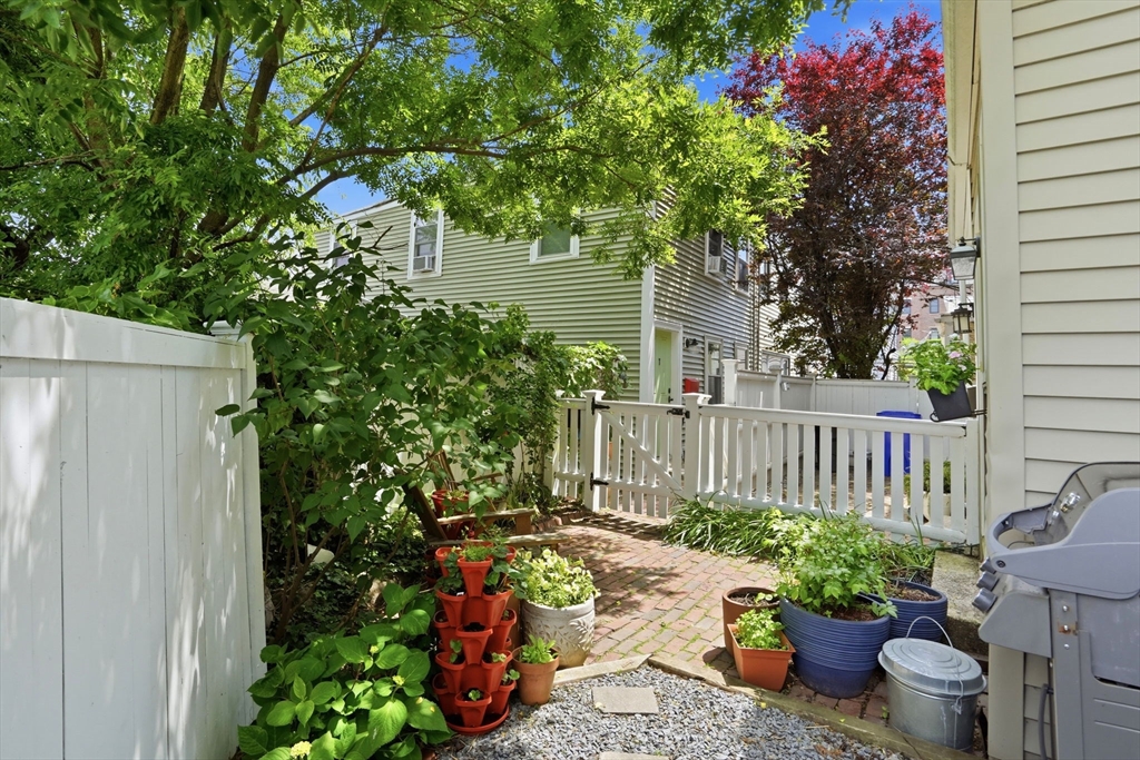4 Short St Place, Unit 4 Boston, MA 02129 - Photo 17 of 17