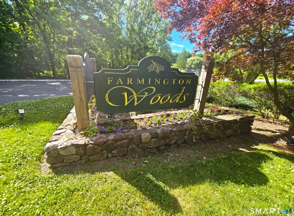 $499,900 | 11 Strathmore Lane, Unit 11, Avon, CT 06001