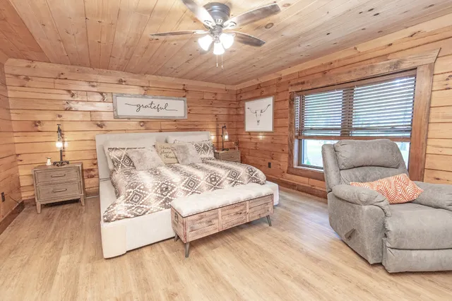 $950,000 | 4210 Highway 76, Cottontown, TN 37048