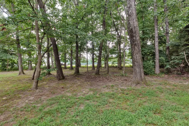 $950,000 | 4210 Highway 76, Cottontown, TN 37048