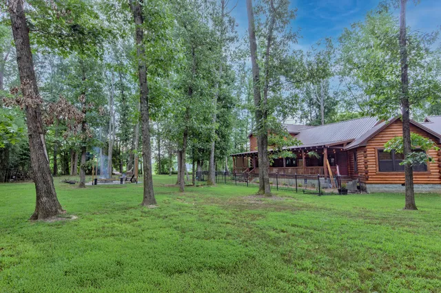 $950,000 | 4210 Highway 76, Cottontown, TN 37048