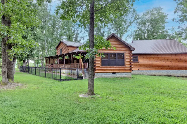 $950,000 | 4210 Highway 76, Cottontown, TN 37048