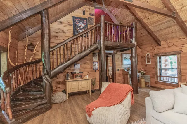 $950,000 | 4210 Highway 76, Cottontown, TN 37048