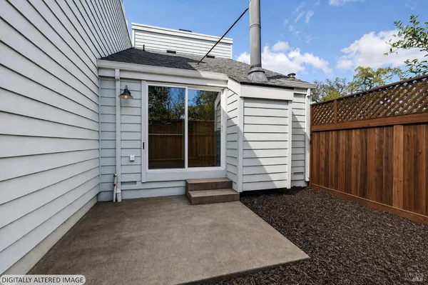 a view of a back yard