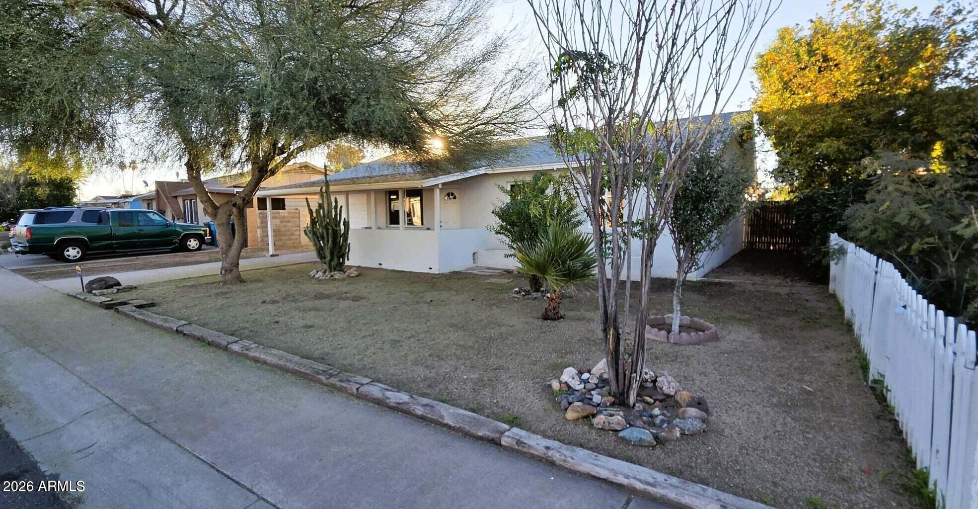 5721 West Cheery Lynn Road Phoenix, AZ 85031 - Photo 1 of 20 1
