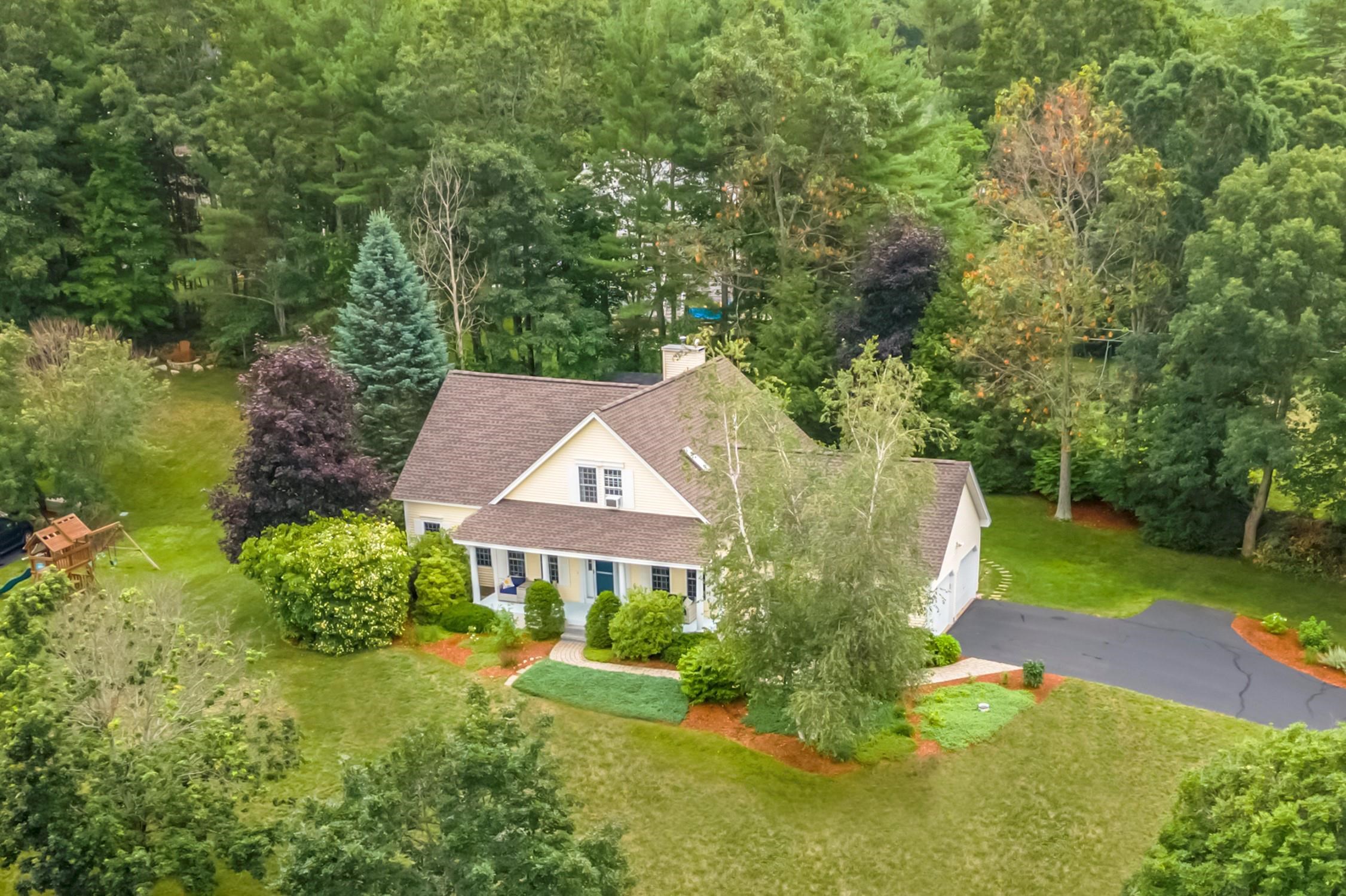 247 Pulpit Road Bedford, NH 03110 - Photo 1 of 37 Gallery Image 1