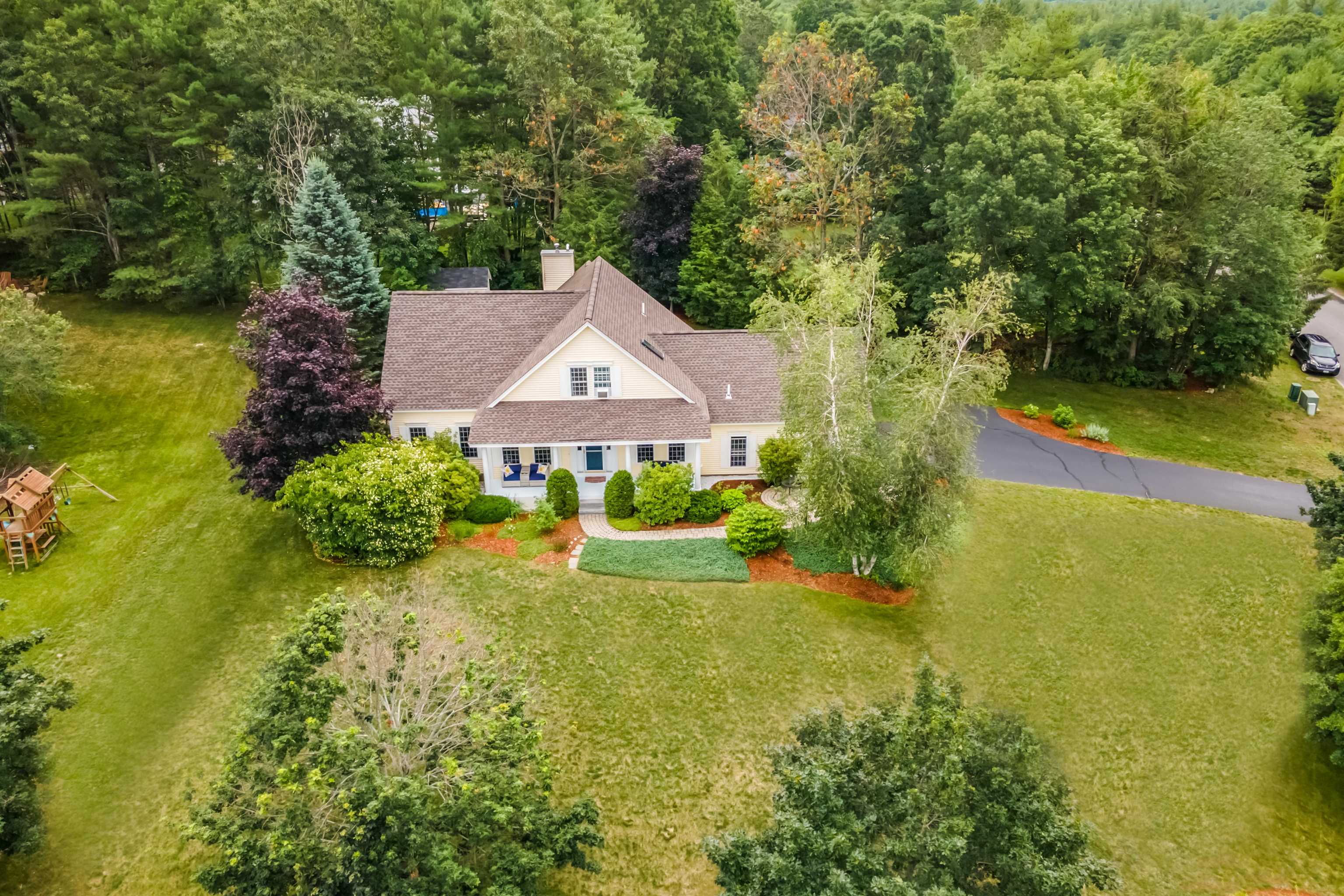 247 Pulpit Road Bedford, NH 03110 - Photo 2 of 37 Gallery Image 2