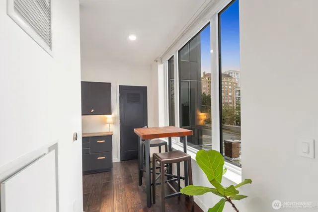 $699,500 | 1321 Seneca Street, Unit 307, Seattle, WA 98101